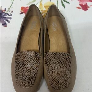 Lauren Blakwell Brown Priscilla Flats